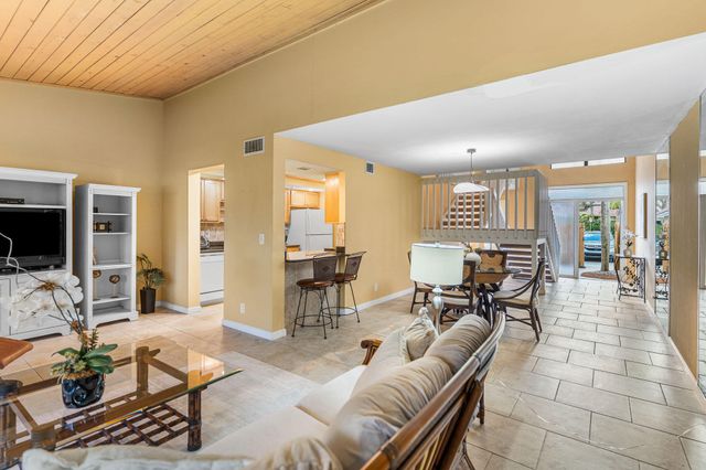 229 Old Meadow Way, Palm Beach Gardens, FL 33418