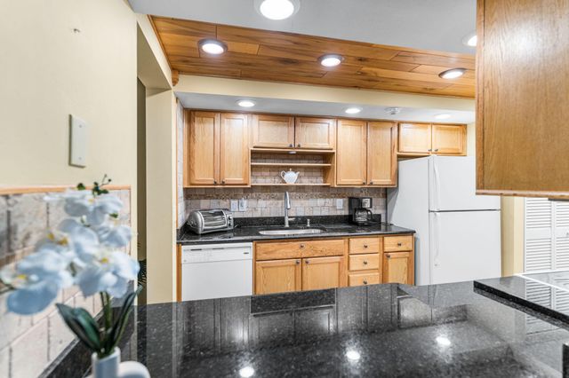 229 Old Meadow Way, Palm Beach Gardens, FL 33418