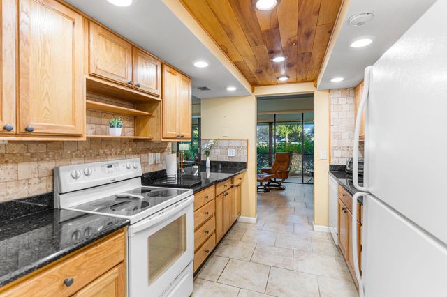 229 Old Meadow Way, Palm Beach Gardens, FL 33418