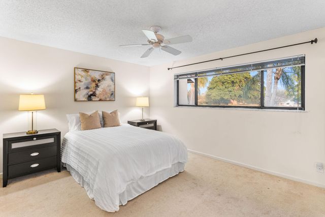 229 Old Meadow Way, Palm Beach Gardens, FL 33418