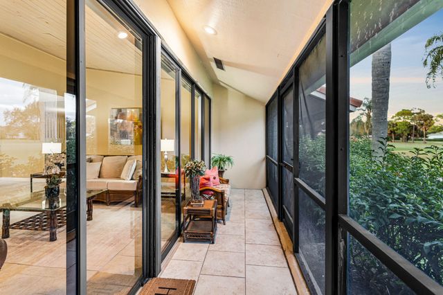 229 Old Meadow Way, Palm Beach Gardens, FL 33418