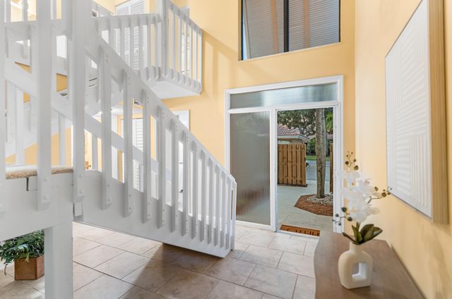 229 Old Meadow Way, Palm Beach Gardens, FL 33418