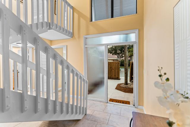 229 Old Meadow Way, Palm Beach Gardens, FL 33418