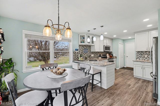 223 Primrose Lane, Flushing, MI 48433