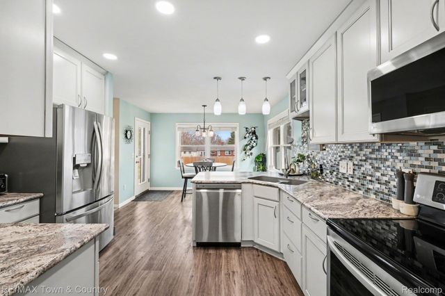 223 Primrose Lane, Flushing, MI 48433