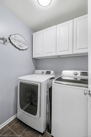 223 Primrose Lane, Flushing, MI 48433