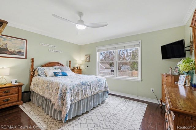 223 Primrose Lane, Flushing, MI 48433