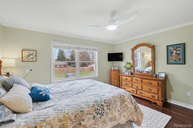 223 Primrose Lane, Flushing, MI 48433