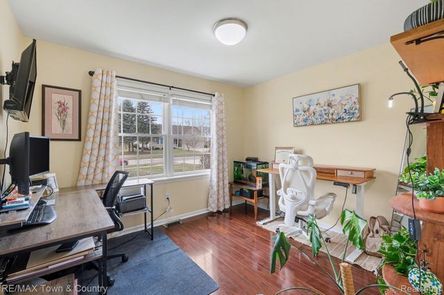 223 Primrose Lane, Flushing, MI 48433