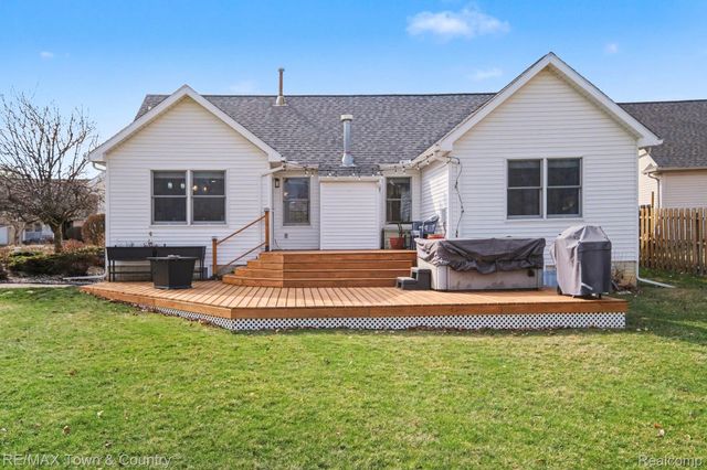 223 Primrose Lane, Flushing, MI 48433