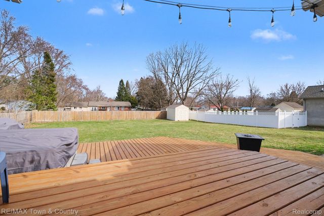 223 Primrose Lane, Flushing, MI 48433