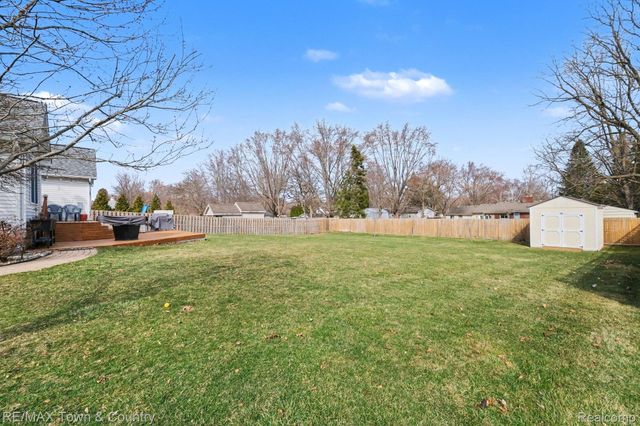 223 Primrose Lane, Flushing, MI 48433