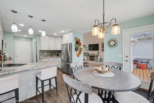 223 Primrose Lane, Flushing, MI 48433