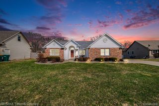 223 Primrose Lane, Flushing, MI 48433