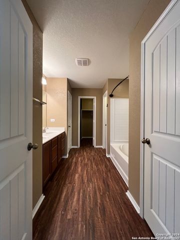 9058 CANTER HORSE, San Antonio, TX 78254