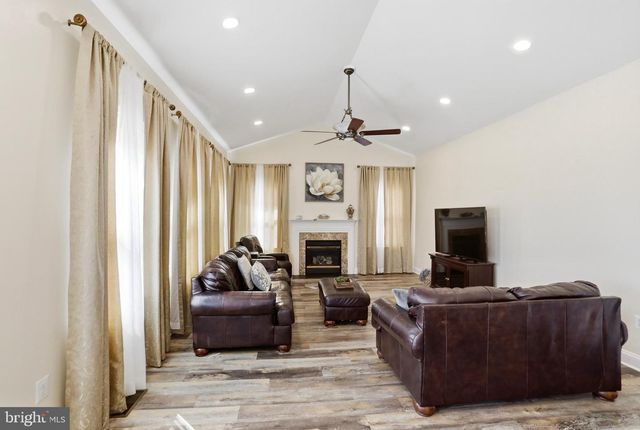 39311 RICKARD RD, Lovettsville, VA 20180