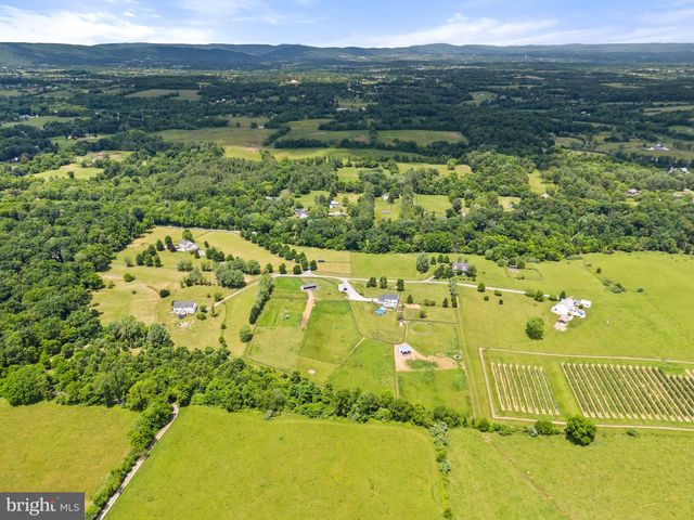 39311 RICKARD RD, Lovettsville, VA 20180