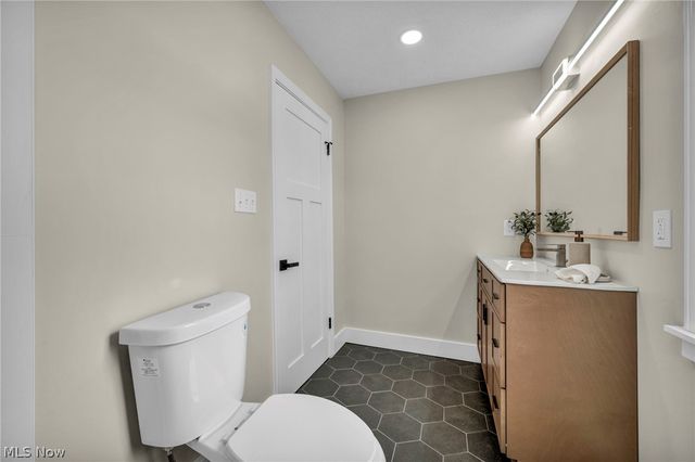 3630 Raymont Boulevard, University Heights, OH 44118