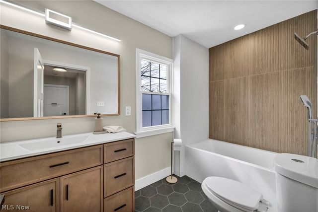 3630 Raymont Boulevard, University Heights, OH 44118