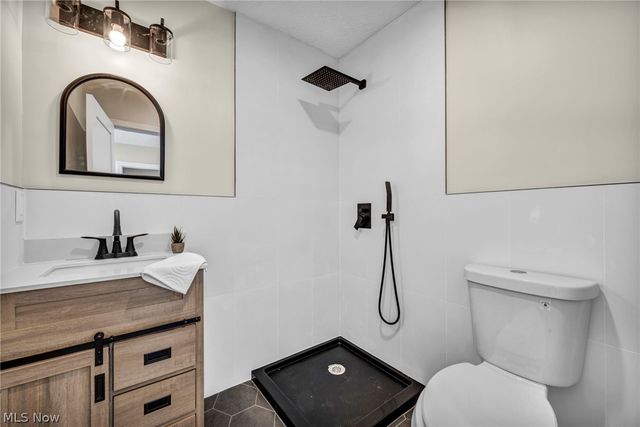 3630 Raymont Boulevard, University Heights, OH 44118