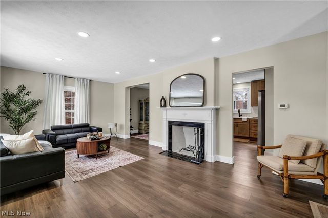 3630 Raymont Boulevard, University Heights, OH 44118