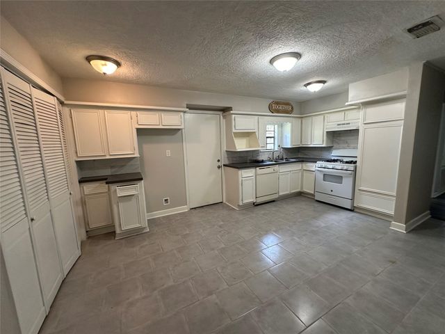 9505 Everglade Drive, Houston, TX 77078