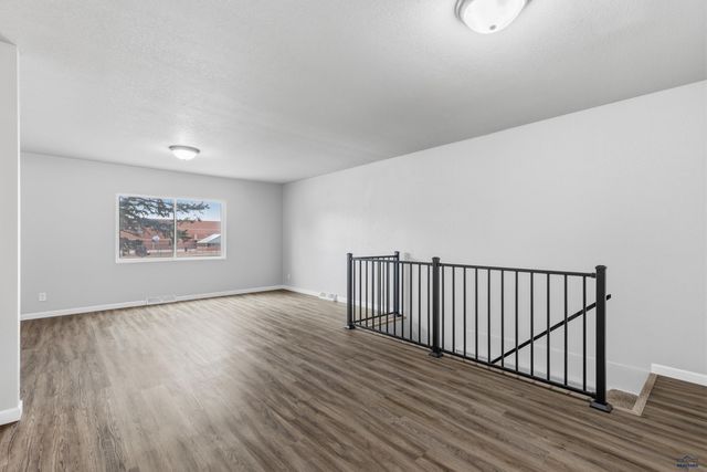 929 HALLEY AVE, Rapid City, SD 57701