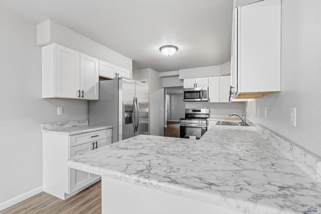 929 HALLEY AVE, Rapid City, SD 57701