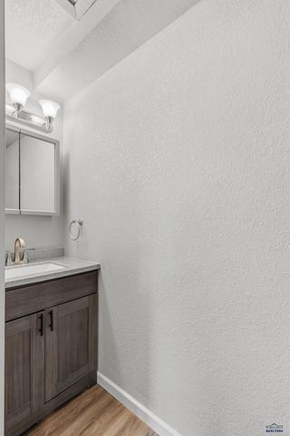 929 HALLEY AVE, Rapid City, SD 57701