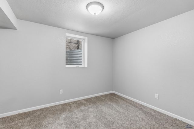 929 HALLEY AVE, Rapid City, SD 57701