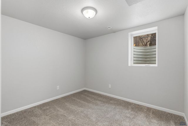 929 HALLEY AVE, Rapid City, SD 57701