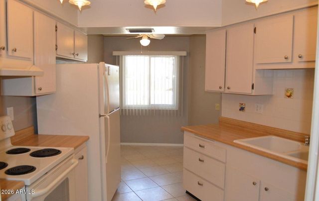 19238 N CAMINO DEL SOL --, Sun City West, AZ 85375