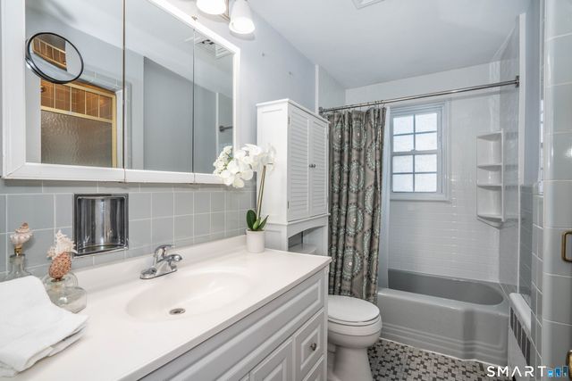 42 Haynes Road, West Hartford, CT 06117