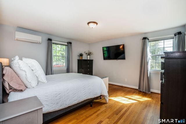 42 Haynes Road, West Hartford, CT 06117