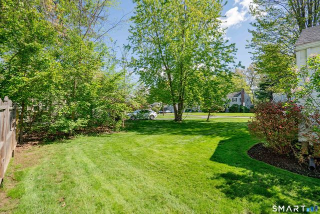 42 Haynes Road, West Hartford, CT 06117