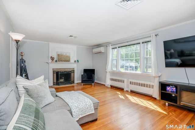 42 Haynes Road, West Hartford, CT 06117
