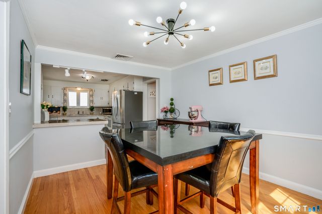 42 Haynes Road, West Hartford, CT 06117