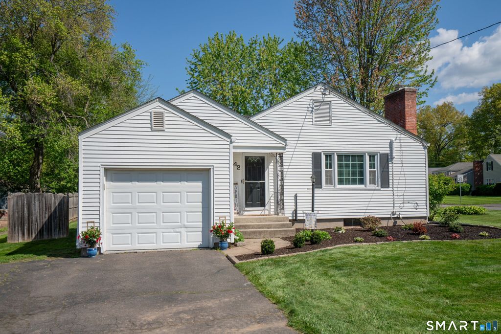 42 Haynes Road, West Hartford, CT 06117