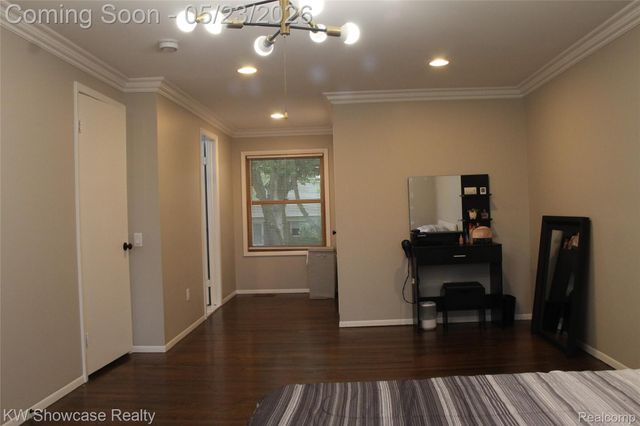 5226 Green Road, West Bloomfield Charter Township, MI 48323