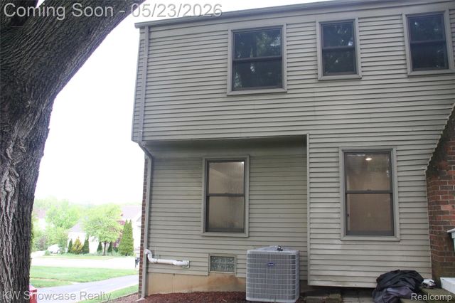 5226 Green Road, West Bloomfield Charter Township, MI 48323