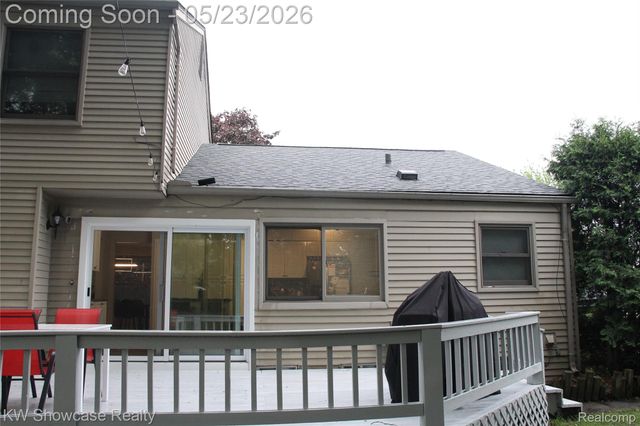 5226 Green Road, West Bloomfield Charter Township, MI 48323