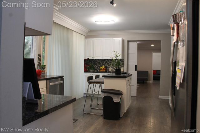 5226 Green Road, West Bloomfield Charter Township, MI 48323