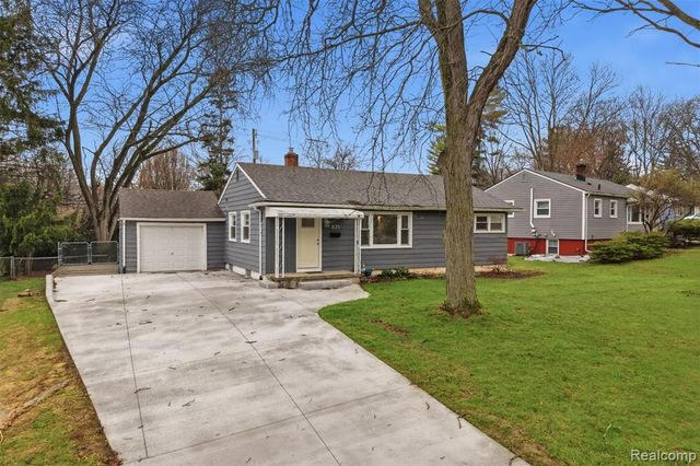831 Loyola Drive, Ann Arbor, MI 48103