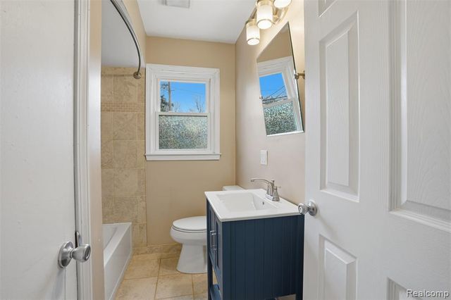831 Loyola Drive, Ann Arbor, MI 48103