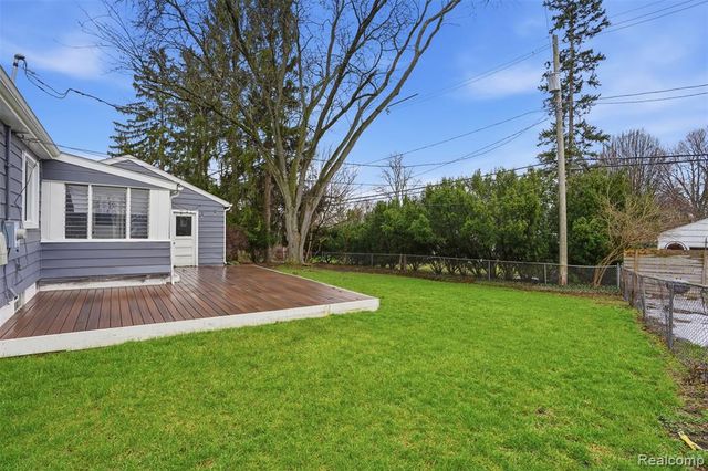 831 Loyola Drive, Ann Arbor, MI 48103