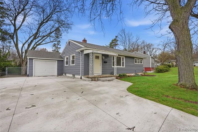831 Loyola Drive, Ann Arbor, MI 48103