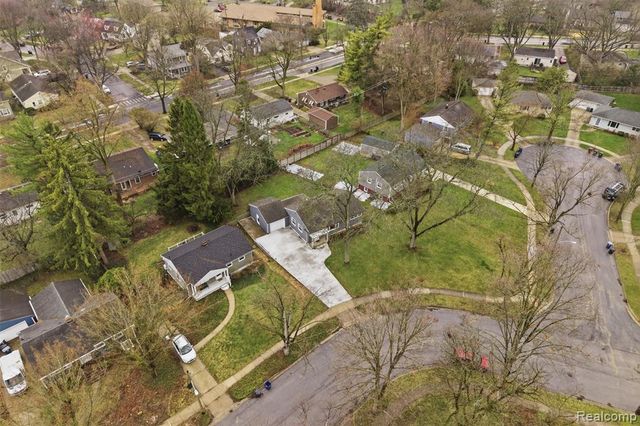 831 Loyola Drive, Ann Arbor, MI 48103