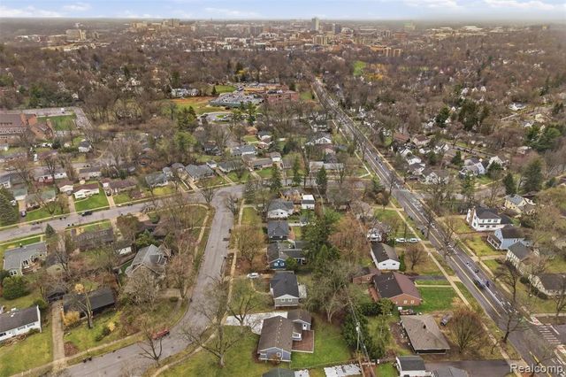 831 Loyola Drive, Ann Arbor, MI 48103