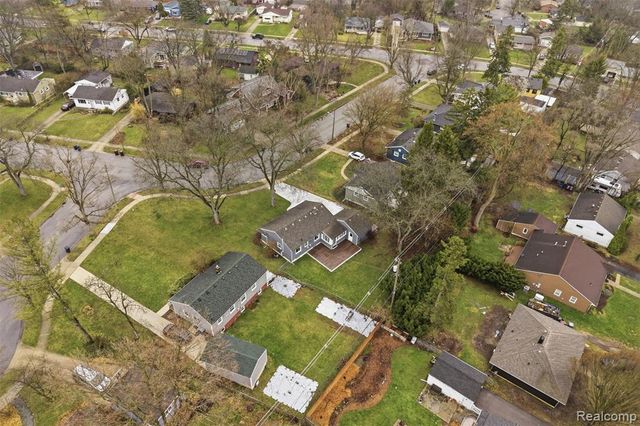 831 Loyola Drive, Ann Arbor, MI 48103