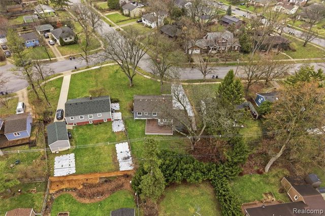 831 Loyola Drive, Ann Arbor, MI 48103